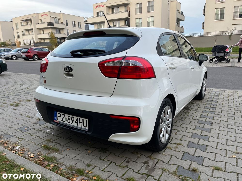 Kia Rio 1.2 L - 17
