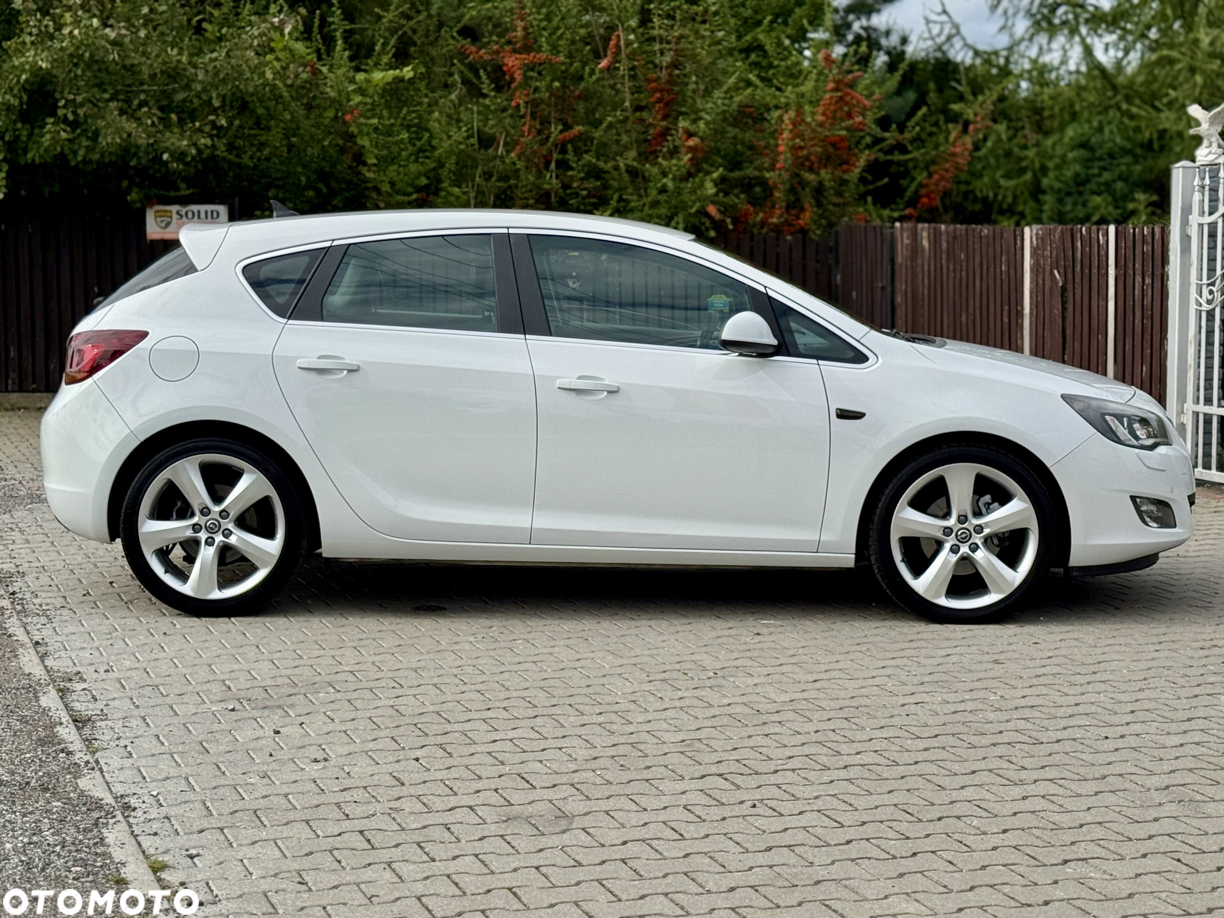 Opel Astra 1.6 Turbo Cosmo - 3