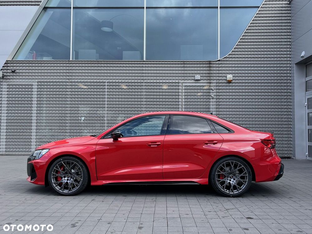 Audi RS3 Limousine - 11