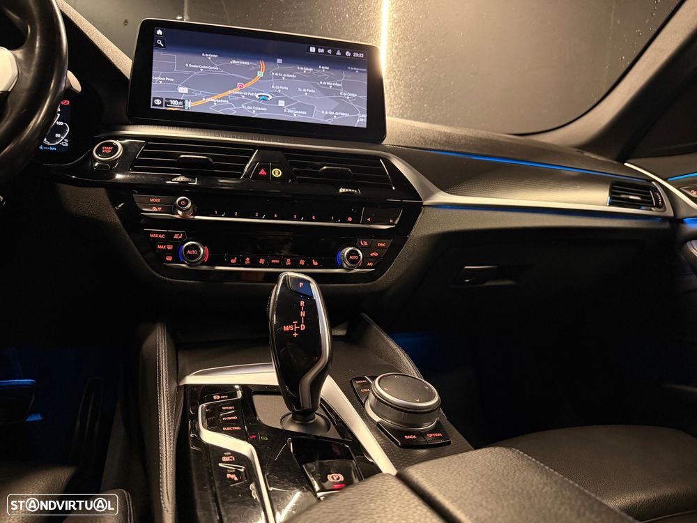 BMW 520 e Pack M - 21