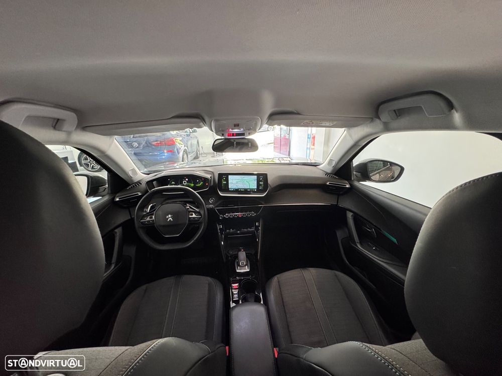 Peugeot 2008 1.2 PureTech Allure EAT8 - 10