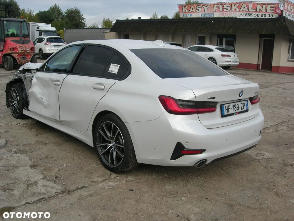 BMW Seria 3 330d xDrive - 4