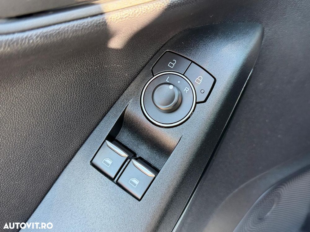 Ford Fiesta 1.1 Trend Connected - 28