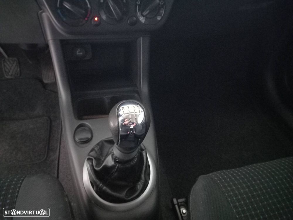 Suzuki Swift 1.3 DDiS GLX - 13