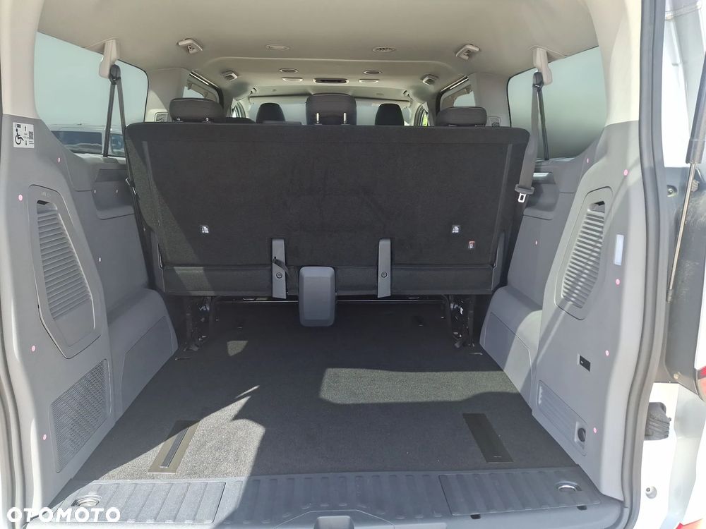 Volkswagen Caravelle - 19