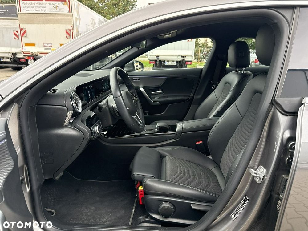 Mercedes-Benz CLA 180 7G-DCT Entry - 11