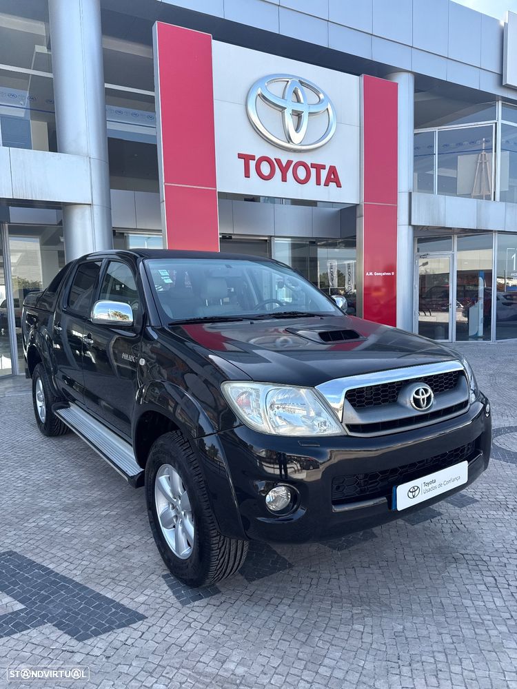 Toyota Hilux 3.0 D-4D 4WD CD Track CA