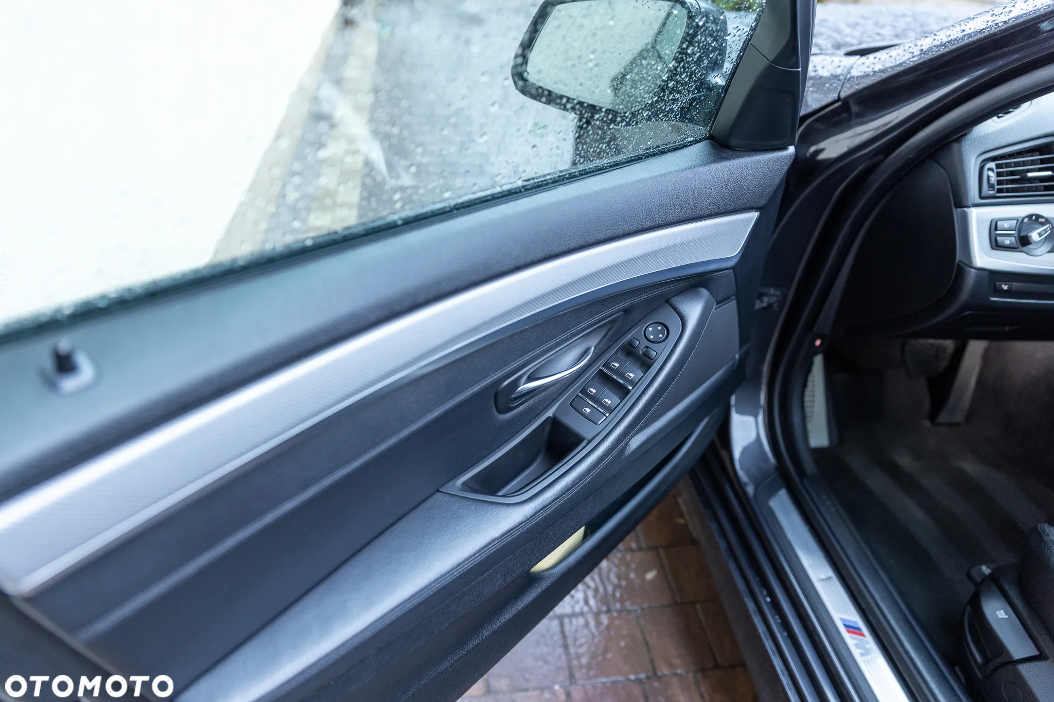 BMW Seria 5 530d xDrive - 26