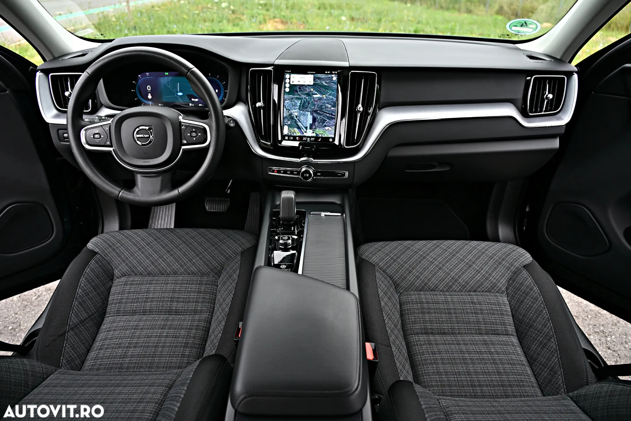 Volvo XC 60 B4 D AWD Geartronic Momentum Pro - 8