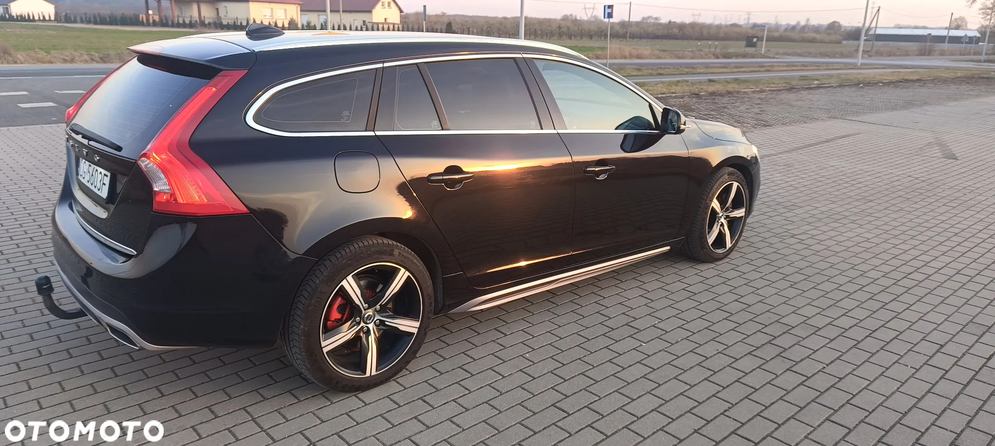 Volvo V60 D6 AWD Plug-in Hybrid Summum - 6
