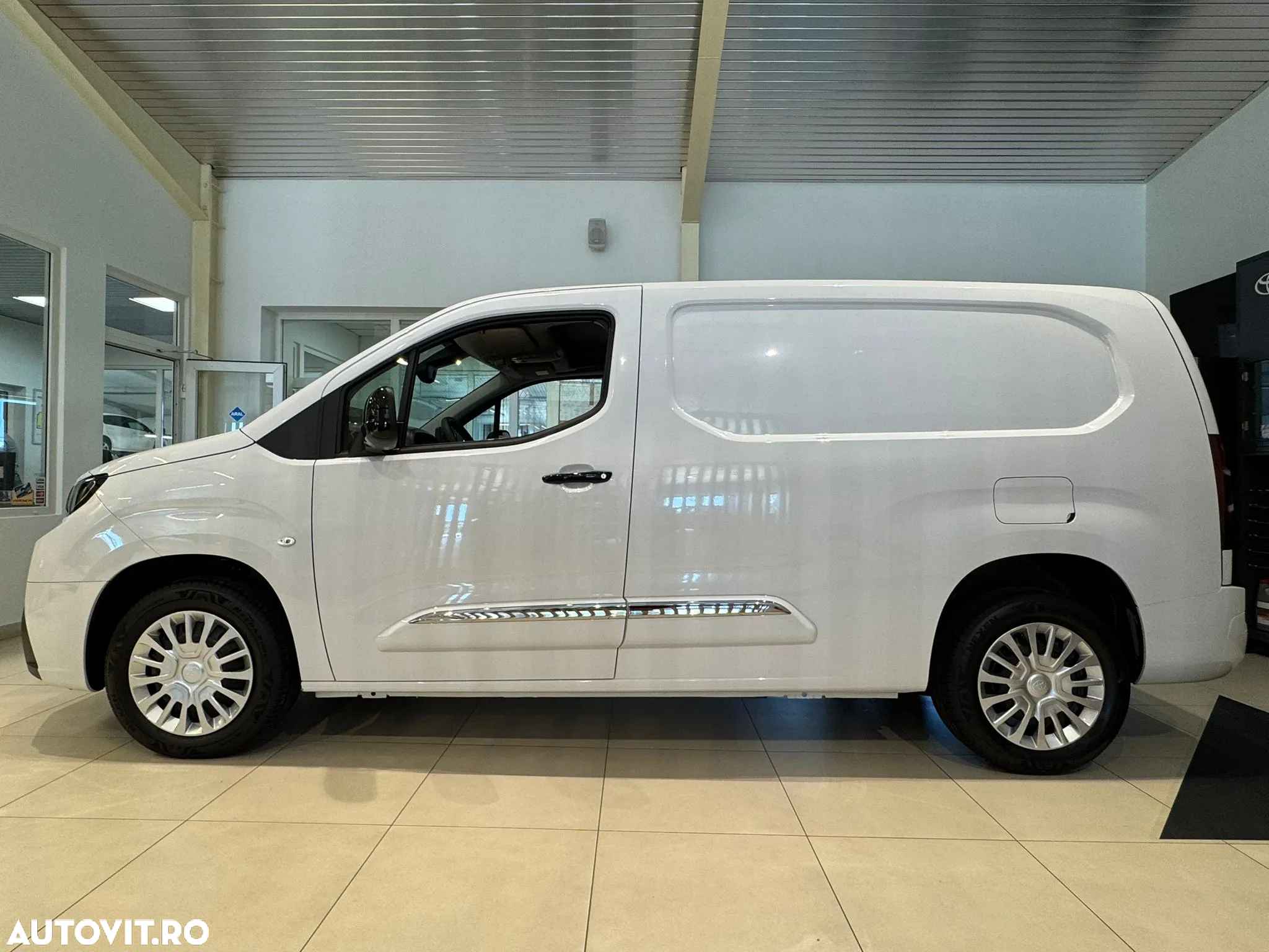 Toyota Proace City Verso 1.5 D-4D 102CP 5MT 4+1 L1H1 Comfort - 4