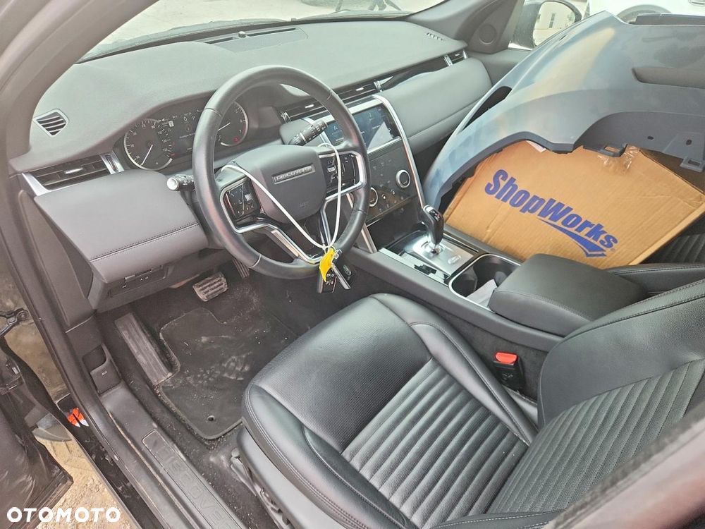 Land Rover Discovery Sport - 8