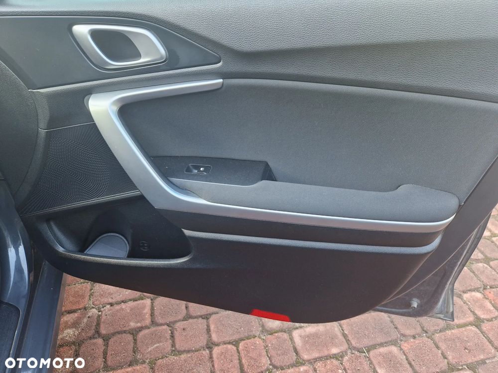 Kia Ceed 1.5 T-GDI M - 23