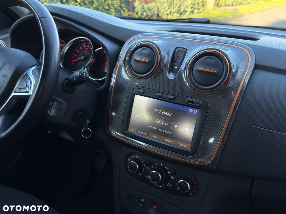 Dacia Logan TCe 90 S&S Stepway Celebration - 16