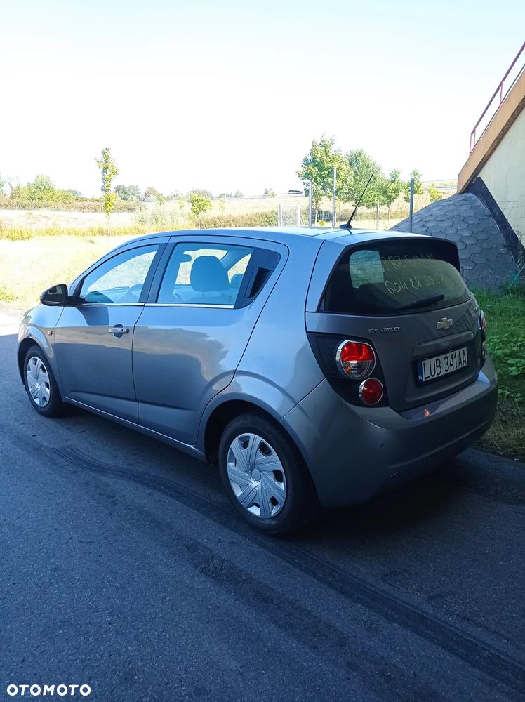Chevrolet Aveo 1.4 16V LT - 5