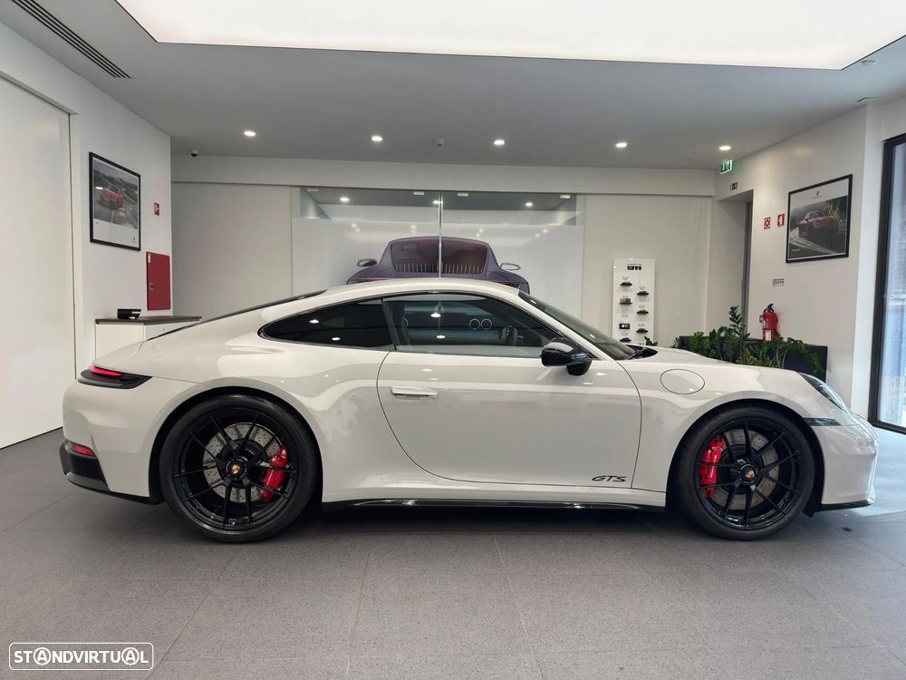 Porsche 911 (992) Carrera 4 GTS - 10
