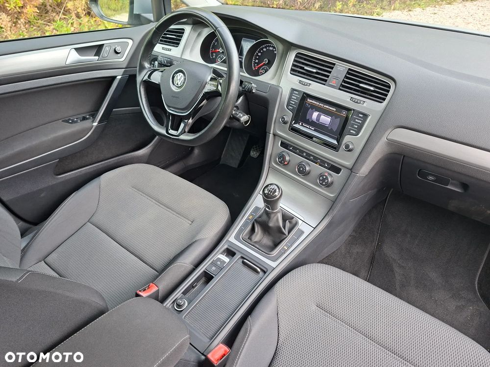 Volkswagen Golf - 17
