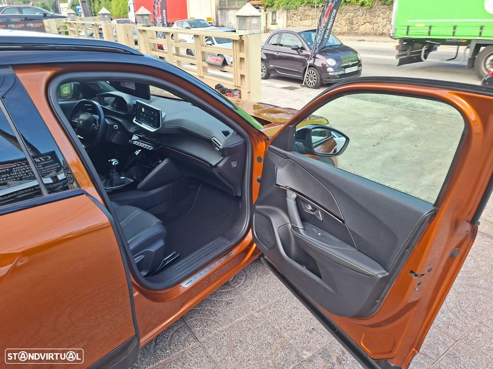 Peugeot 2008 PureTech 130 Stop&Start GT-Line Edition — fotografia 25