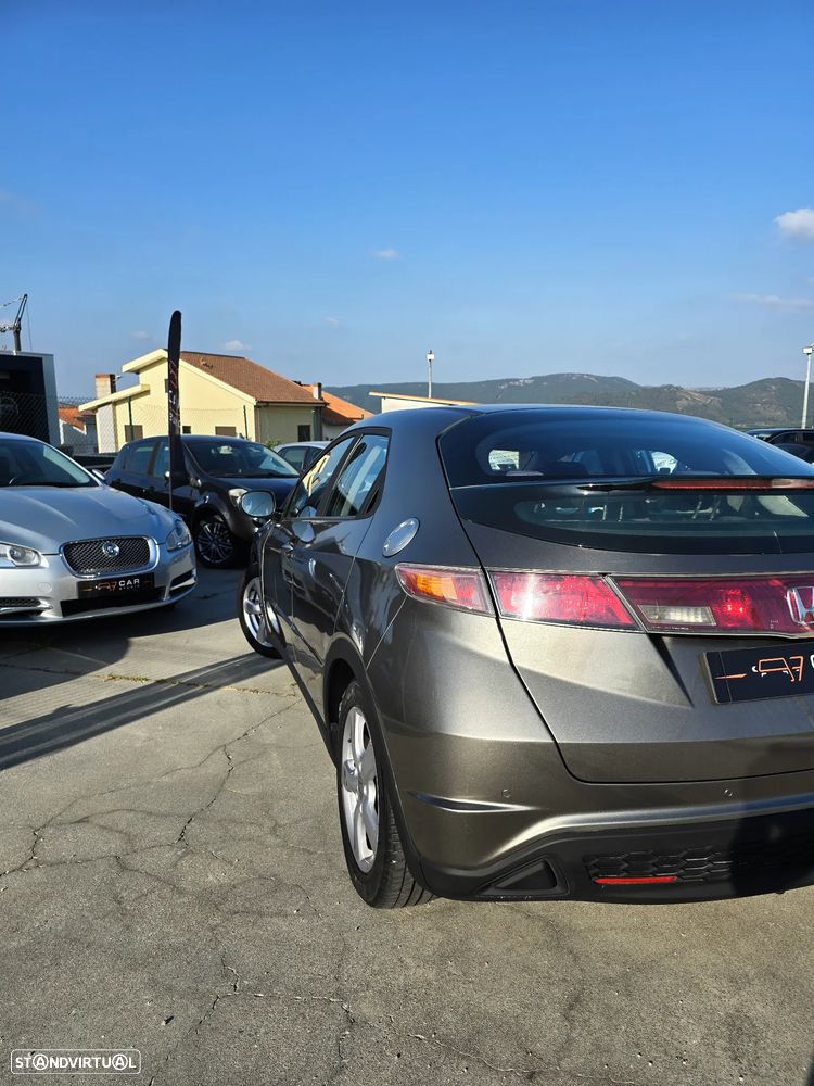 Honda Civic 1.4 Sport - 23