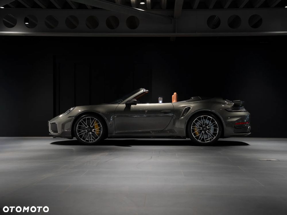 Porsche 911 Carrera Turbo S - 2