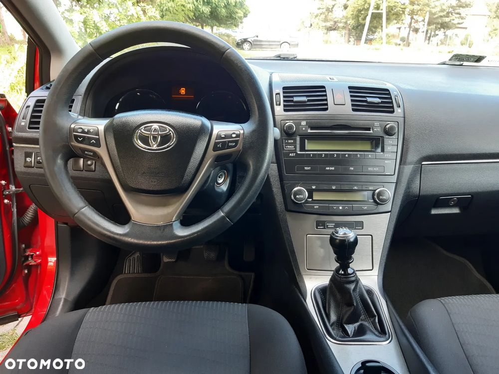 Toyota Avensis 1.8 Luna - 13