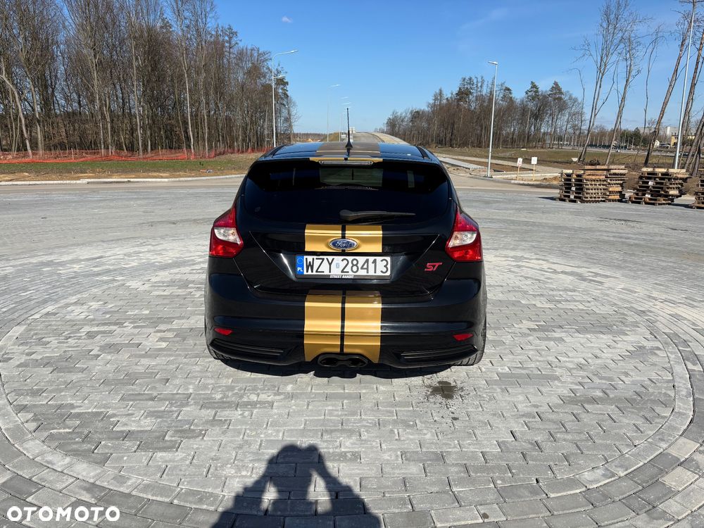 Ford Focus ST - 8