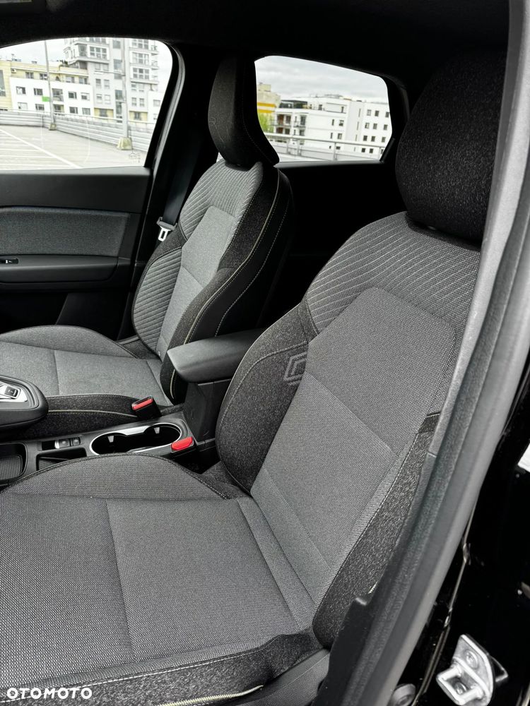 Renault Captur TCe Mild Hybrid 160 EDC TECHNO - 13
