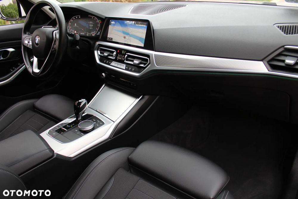 BMW Seria 3 320i Sport Line - 20