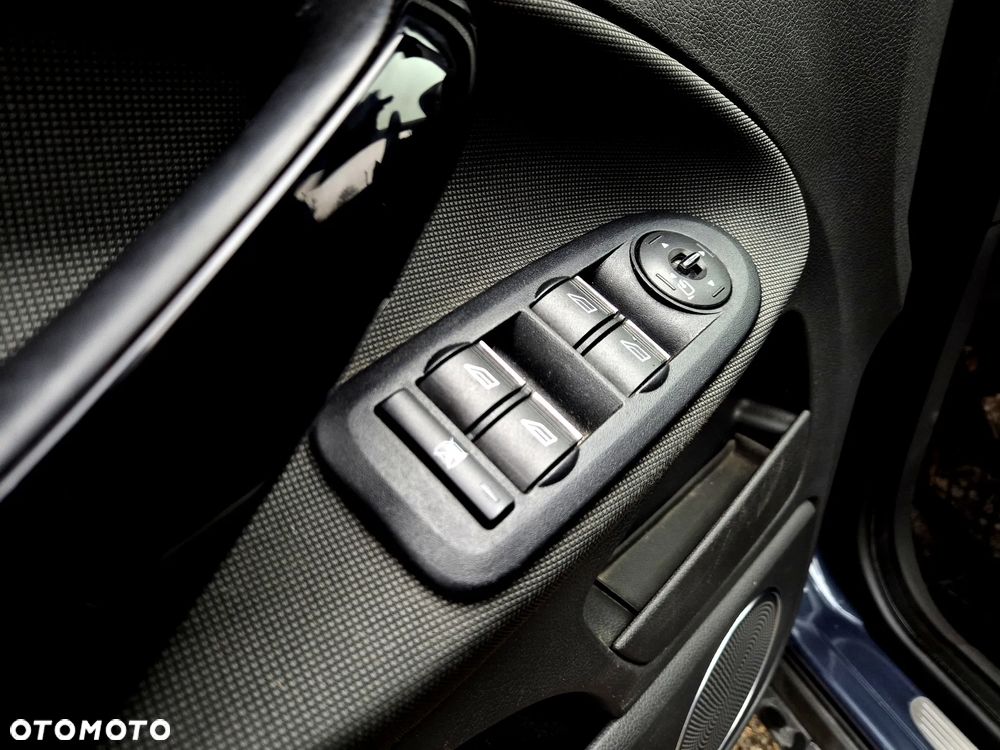 Ford Kuga 2.0 TDCi 4x4 Titanium - 14