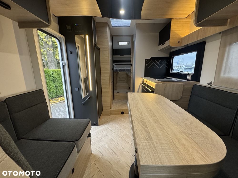 Ford Chausson 797 Titanium Ultimate - 18