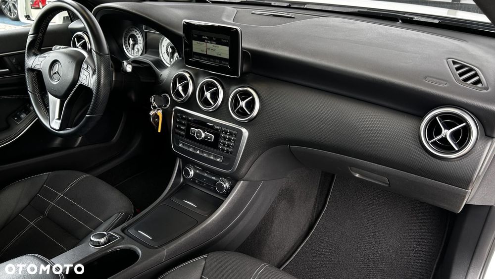 Mercedes-Benz Klasa A 180 7G-DCT - 22