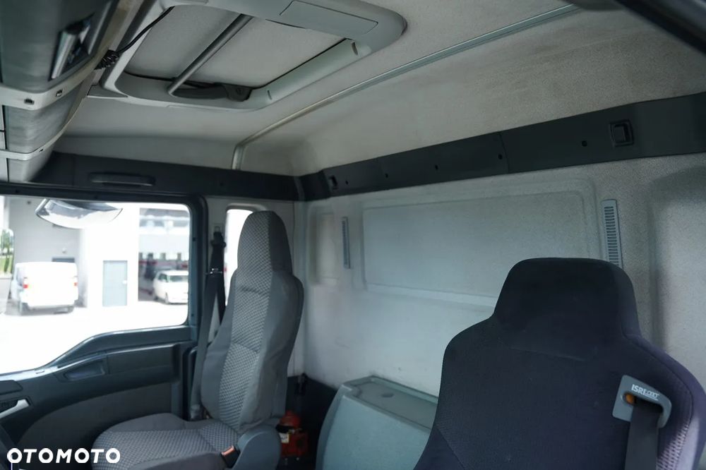 MAN TGA 35.360 /  PLATFORMA 8x4 + HDS HIAB 166 D-4 / MAX UDŹWIG: 4 600 KG /  ROTATOR / PILOT - 31