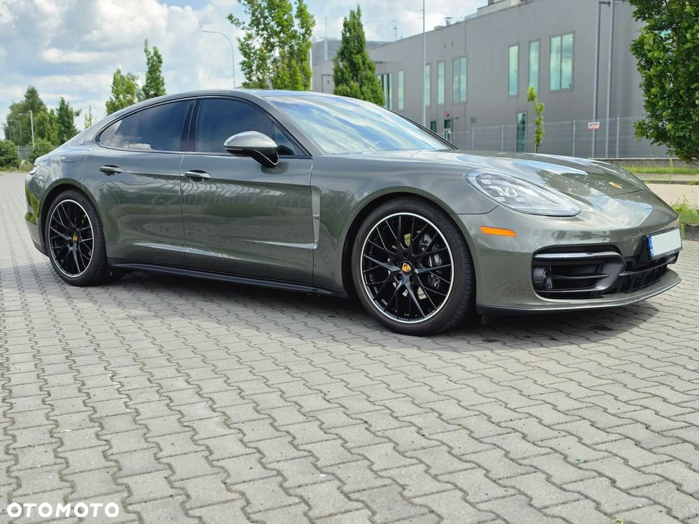 Porsche Panamera 4 Platinum Edition - 3