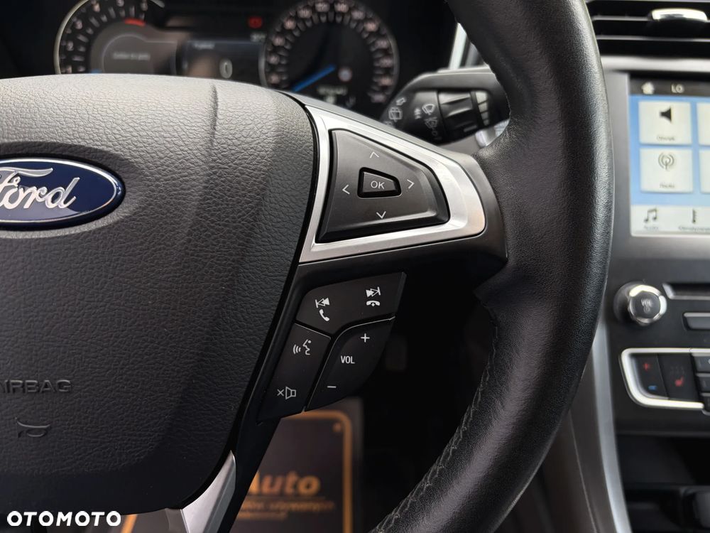 Ford Mondeo 2.0 EcoBlue Titanium - 24