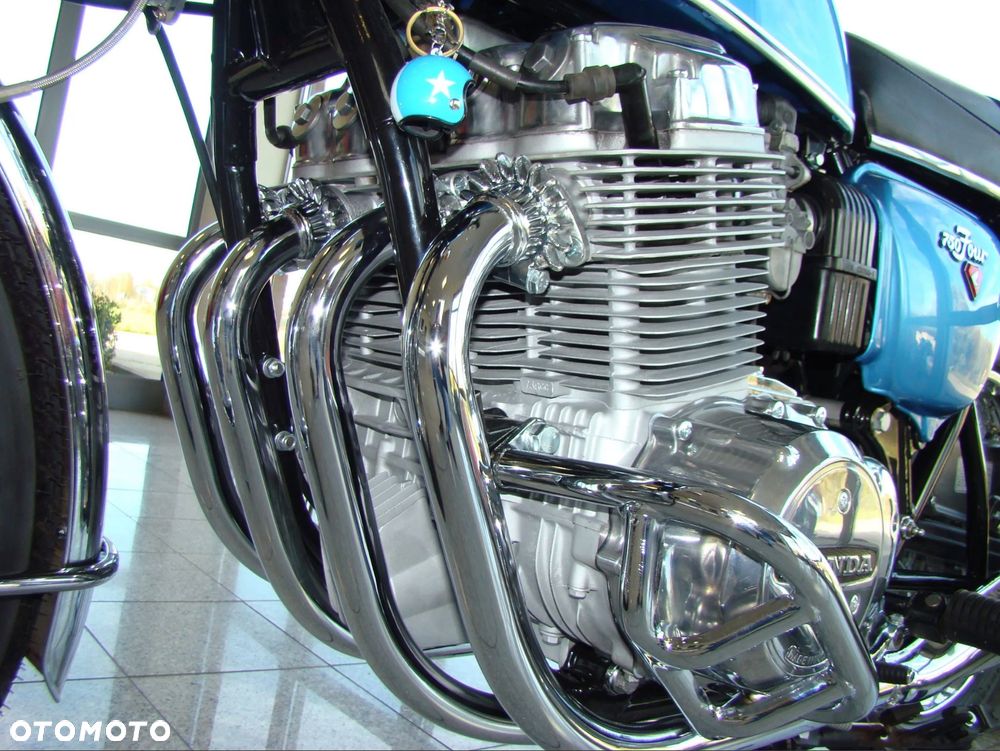 Honda CB - 12