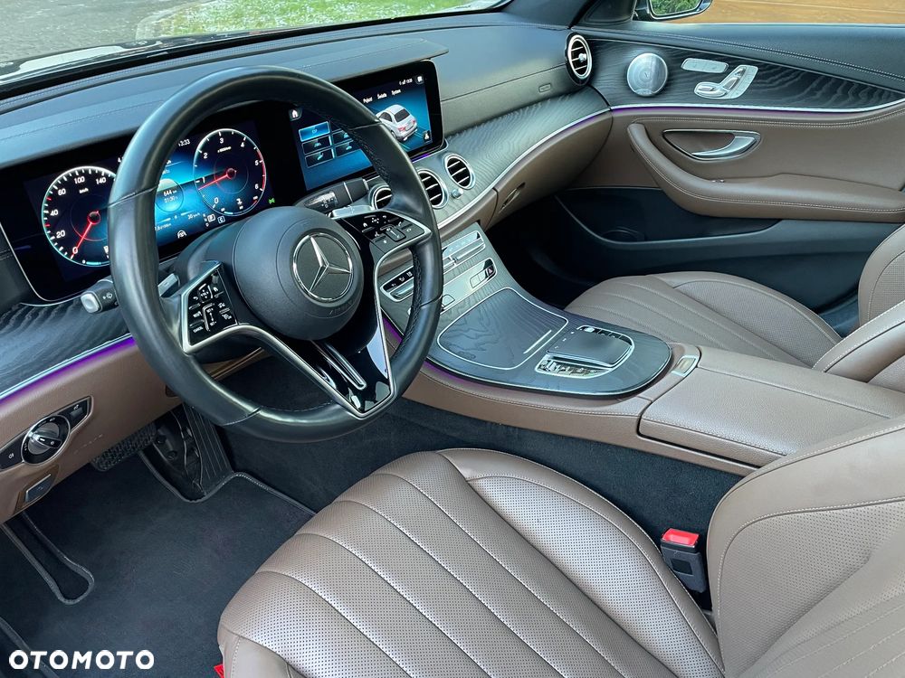 Mercedes-Benz Klasa E 220 d 4Matic 9G-TRONIC Exclusive - 28