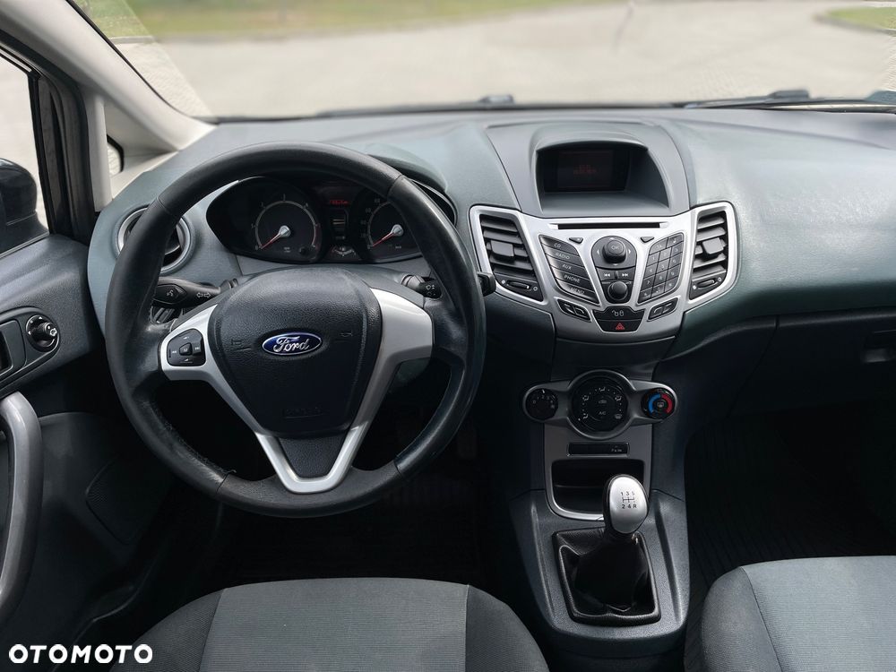 Ford Fiesta 1.6 TDCi Silver X plus - 11