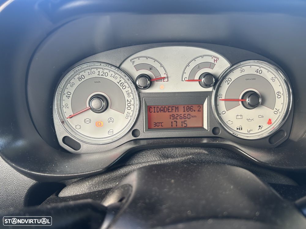Fiat Linea 1.6 M-Jet Emotion - 24