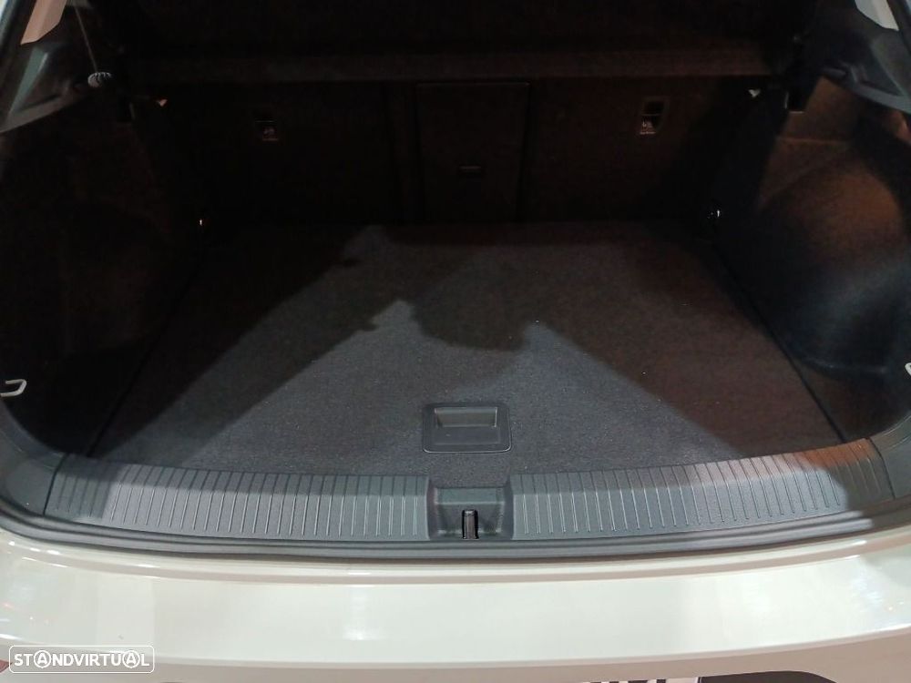 VW T-Roc 1.0 TSI Urban - 25