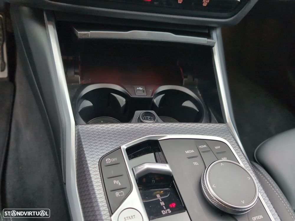 BMW 330 e Pack Desportivo M Auto - 17