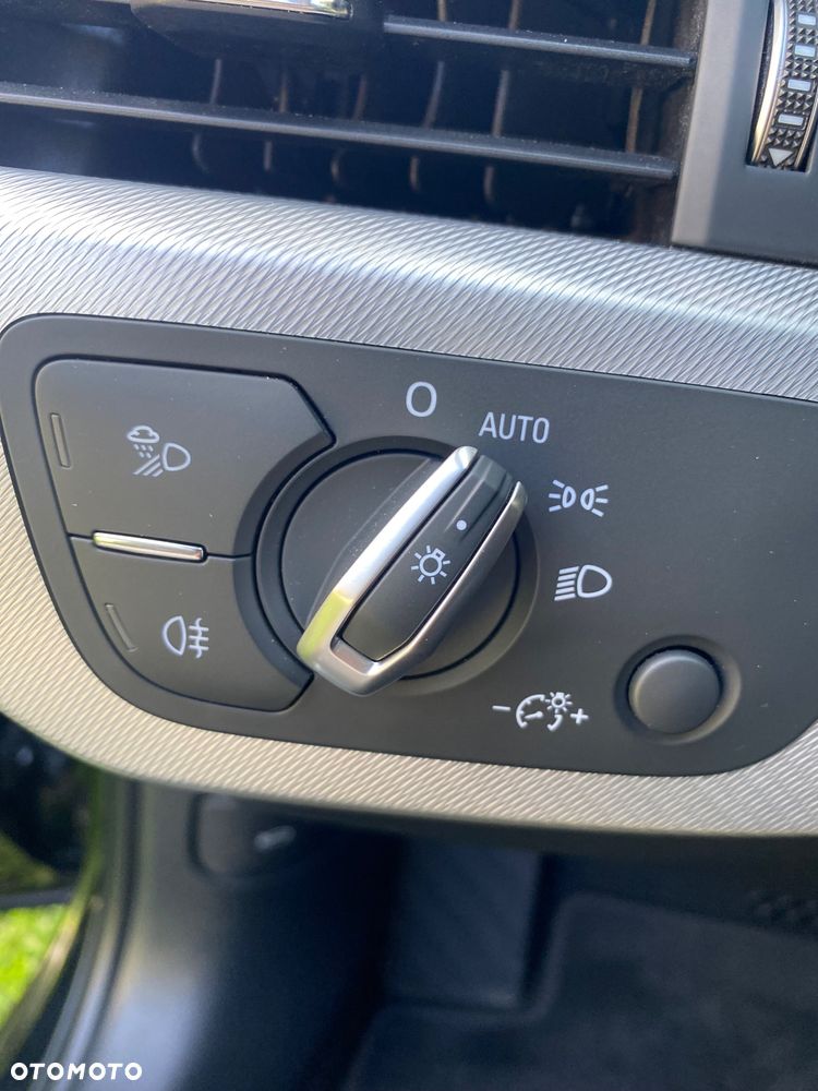 Audi A4 Avant 35 TFSI S tronic - 28