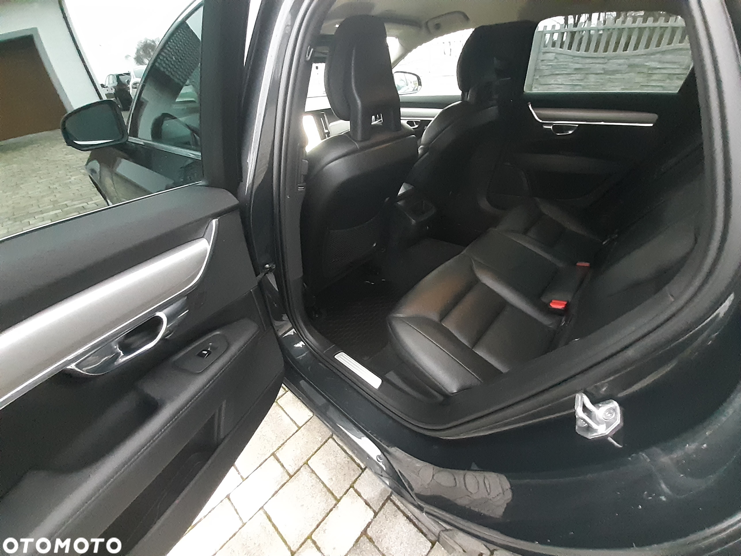 Volvo V90 D3 Momentum - 28