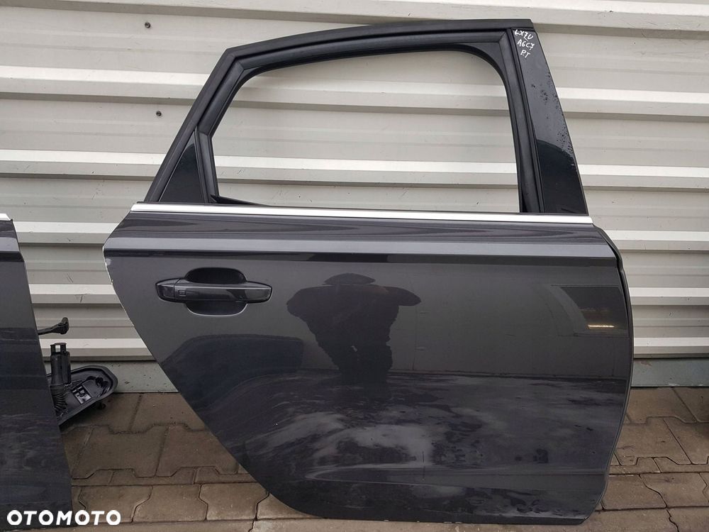AUDI A6 C7 4G 10-18r SEDAN DRZWI PRAWE TYŁ TYLNE LX7U