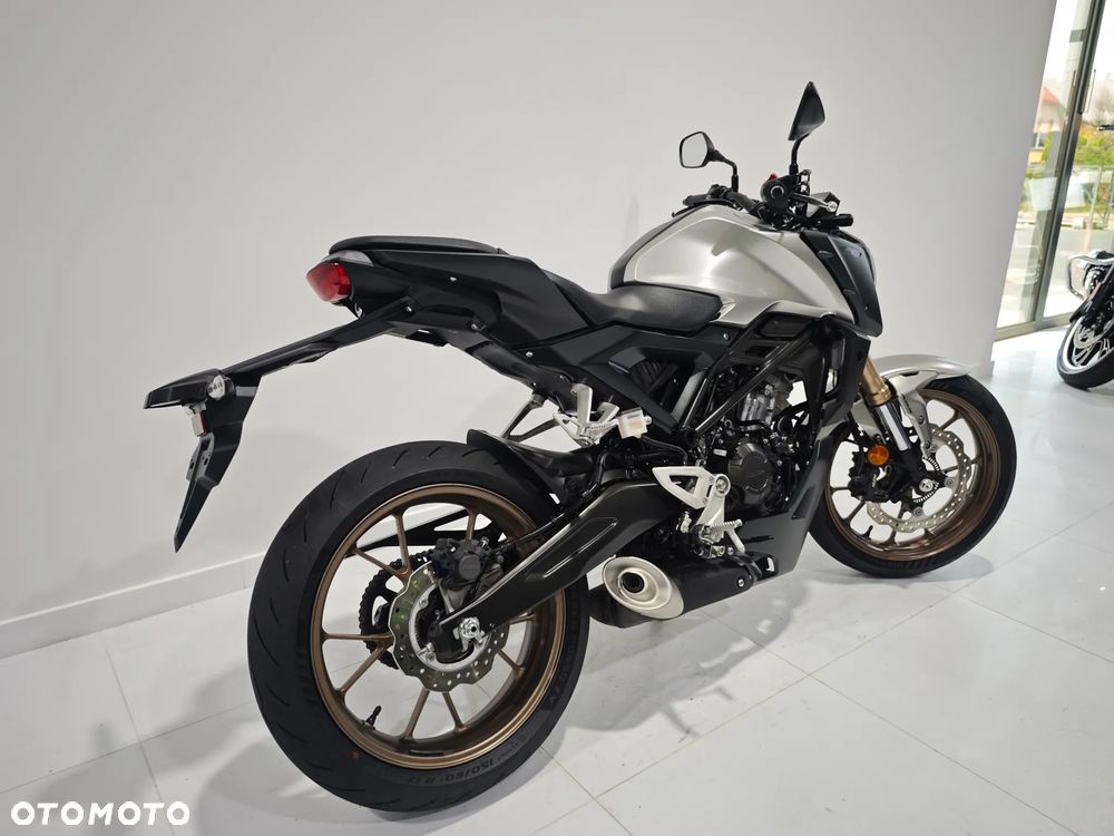 Honda CB - 11
