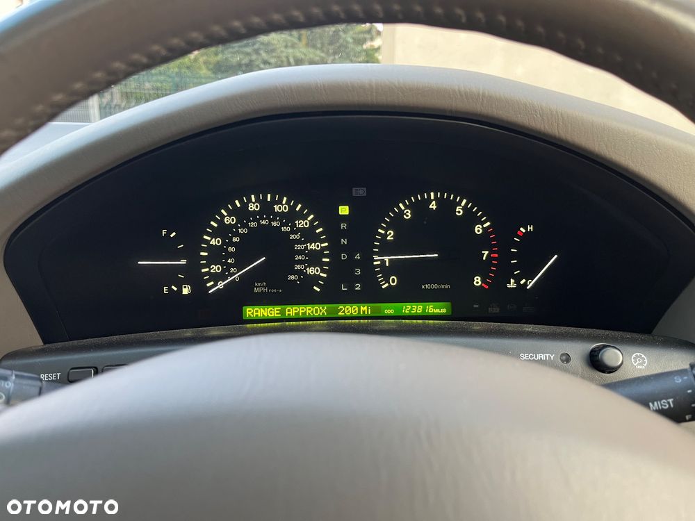 Lexus LS 400 - 12
