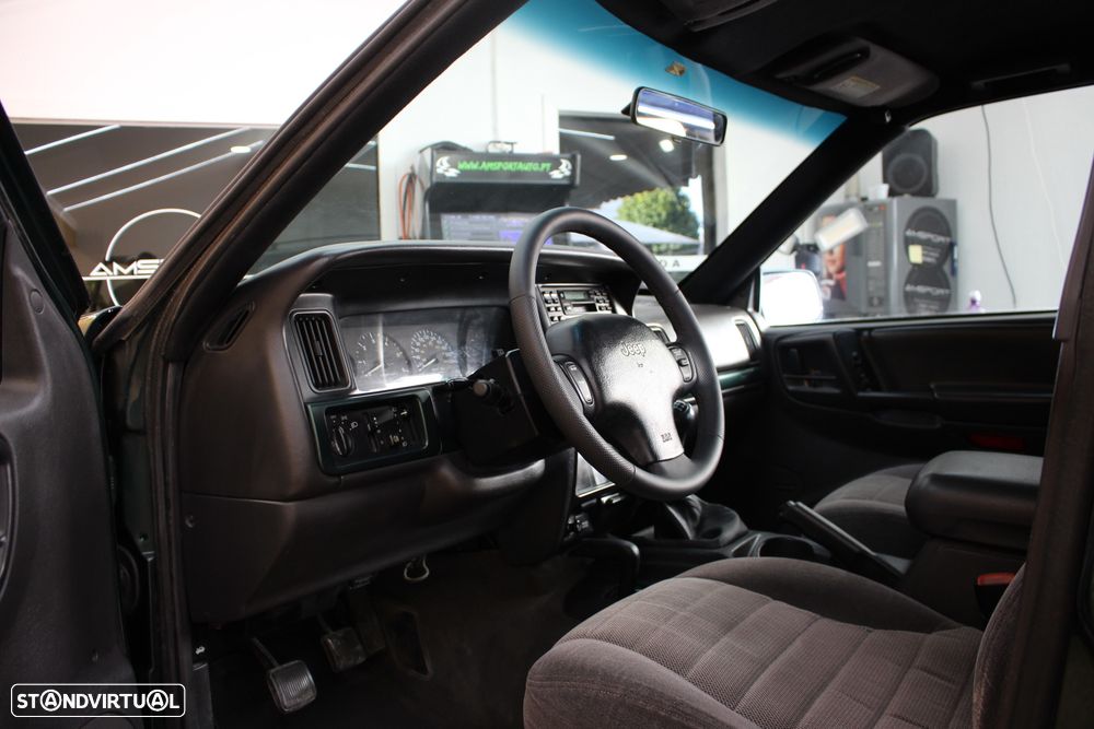 Jeep Grand Cherokee 2.5 TD Laredo - 48