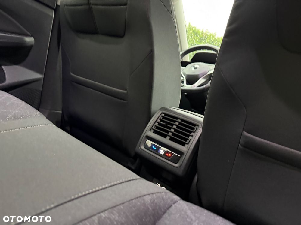 Volkswagen Golf Variant 2.0 TDI SCR DSG Life - 31