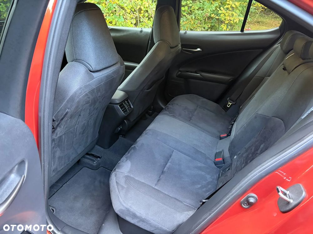 Lexus UX - 29