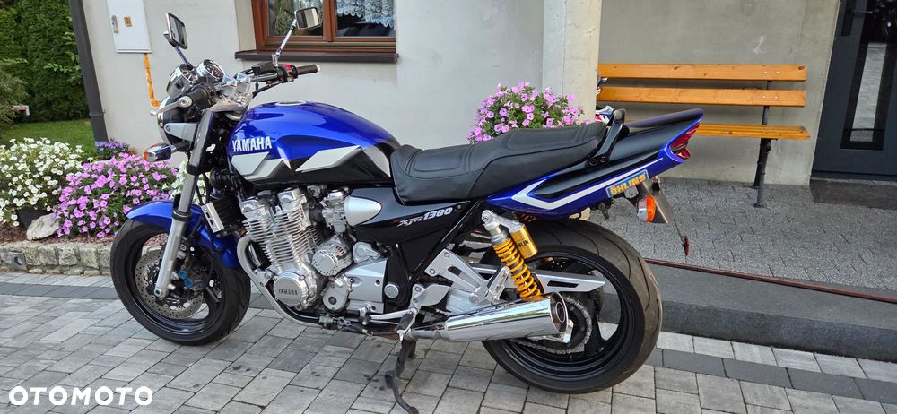 Yamaha XJR - 26