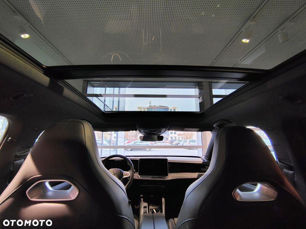 Volkswagen Passat - 31